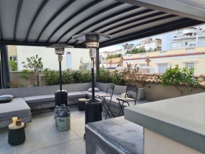 Τεντοπέργκολες Compact με τοξοτή οροφή χωρίς κλίση ιδανική για κήπο